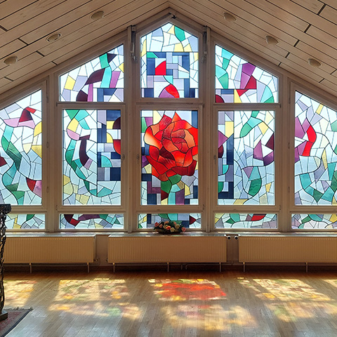 Rosenkapelle Bleiglasfenster Rosenbild 