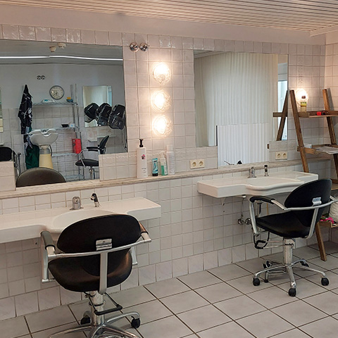 Friseurwaschtische mit Spiegel